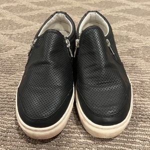 super cute steve madden sneakers!